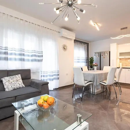 Nina Apartamento Baška