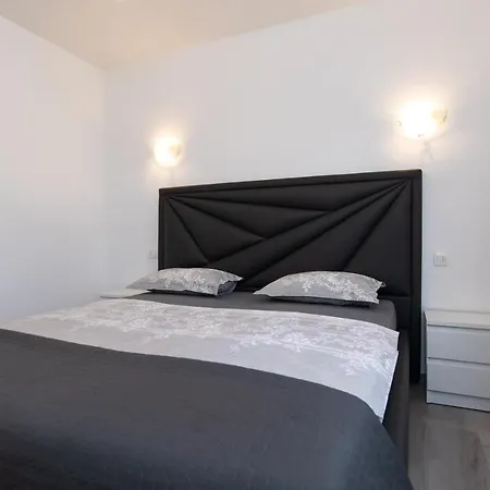 Nina Apartman