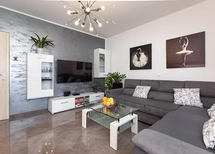 Апартаменты Nina Башка