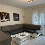 Nina Apartament *