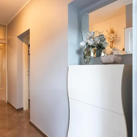 Nina Apartament *