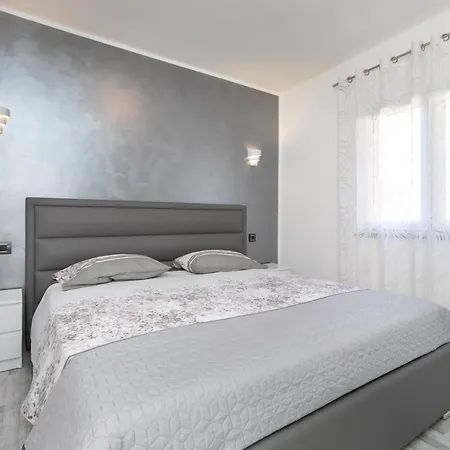 Nina Apartament Baška