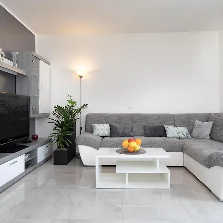Apartament Nina
