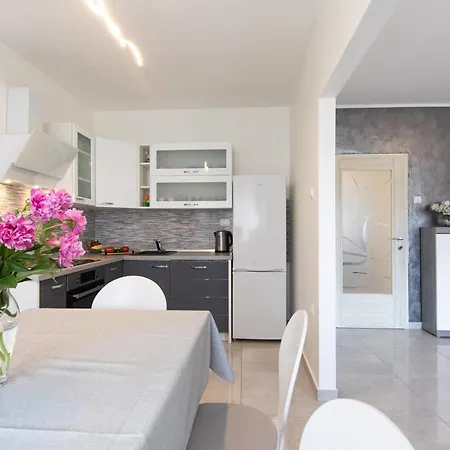 Nina Apartment Baska (Krk)