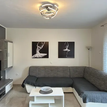 Nina Appartamento Baška